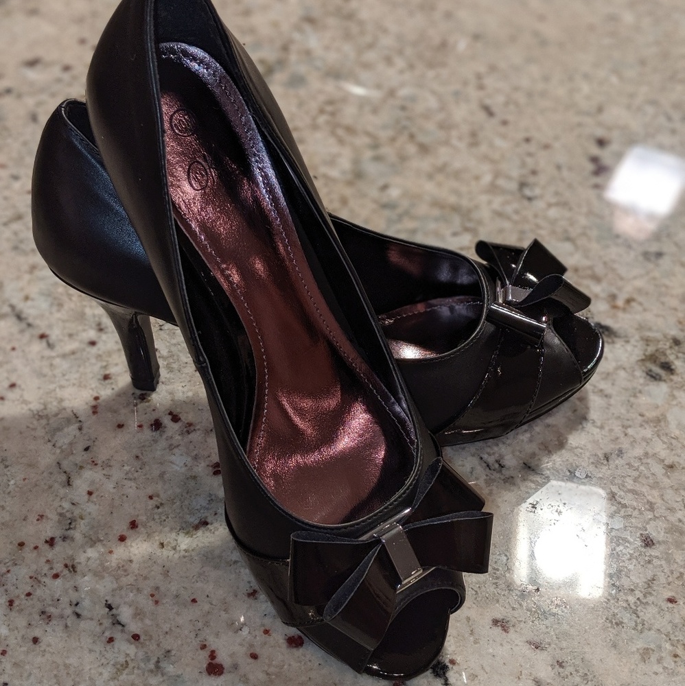 Black Bowtie Peep Toes 10M